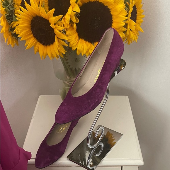 Ferragamo  Fushia/Magenta Suede Heels - Picture 1 of 10